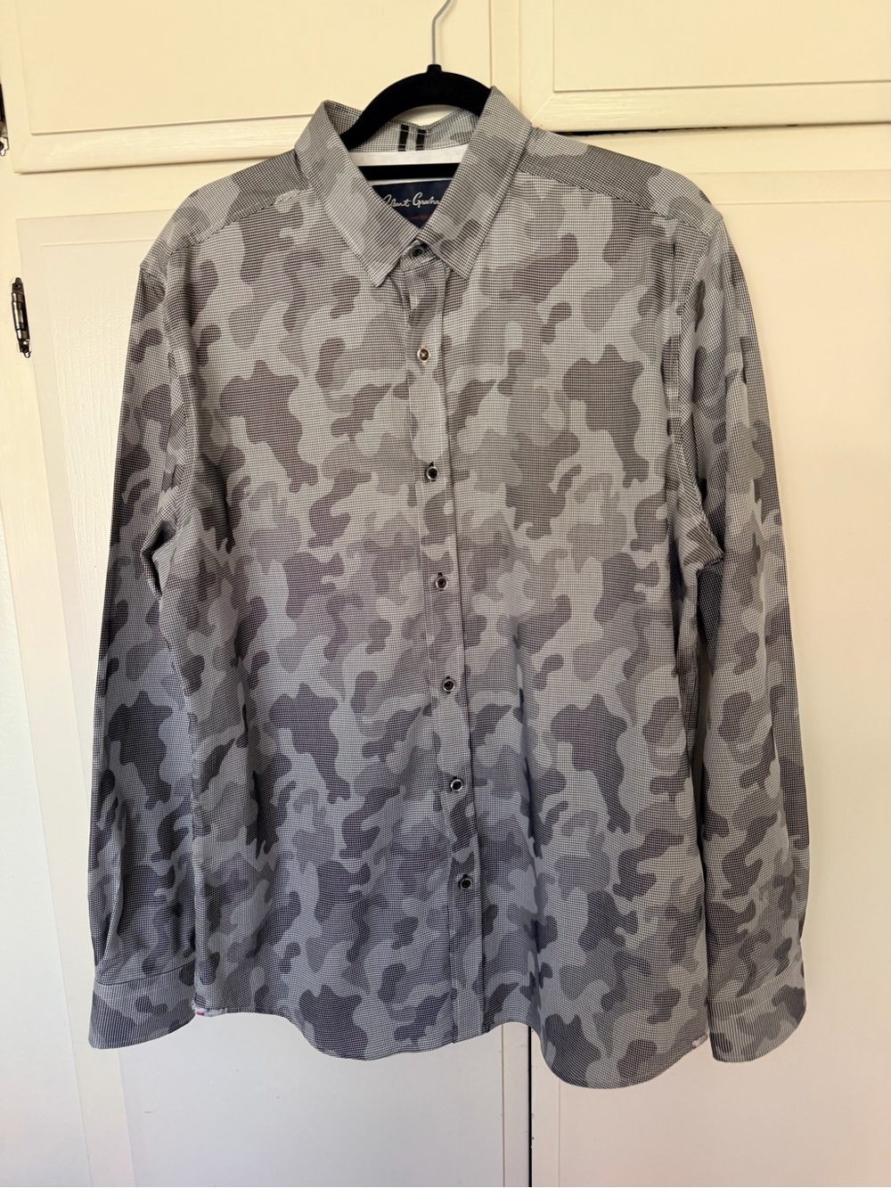 Robert Graham Black and White Camo print Button-Up Shirt